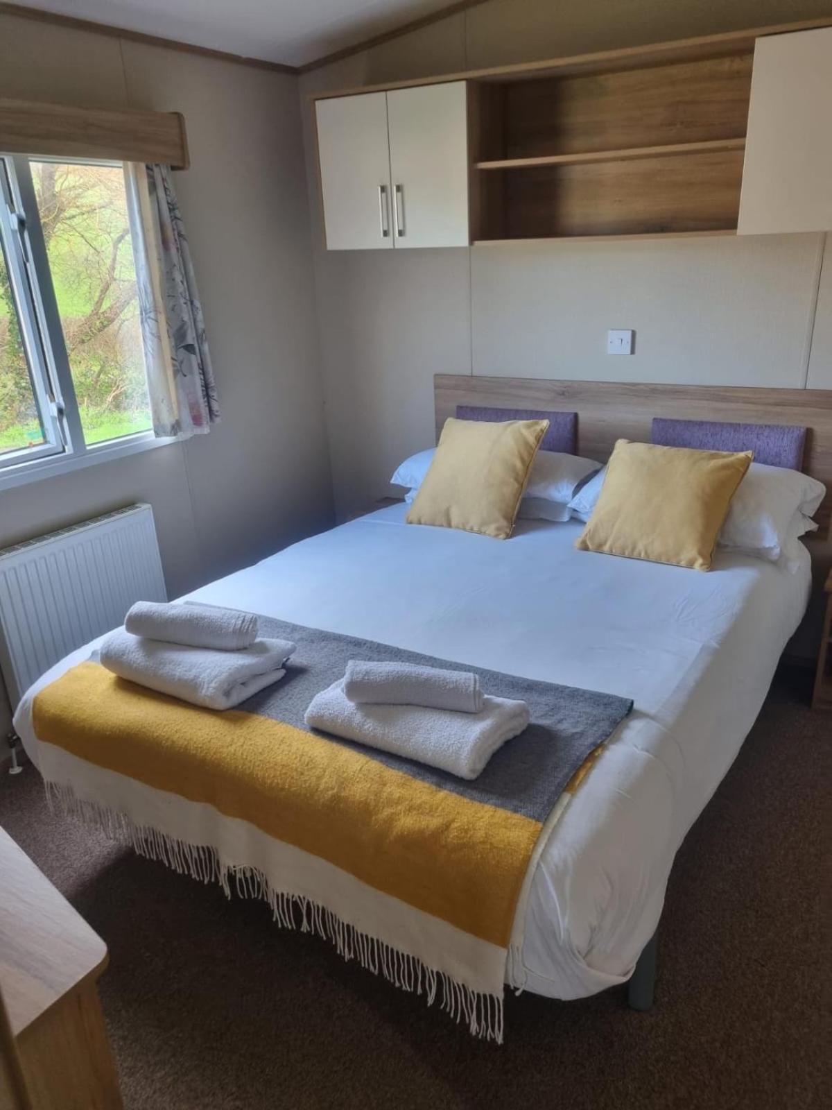 Newquay Bay Porth Caravan - 6 Berth Eksteriør billede
