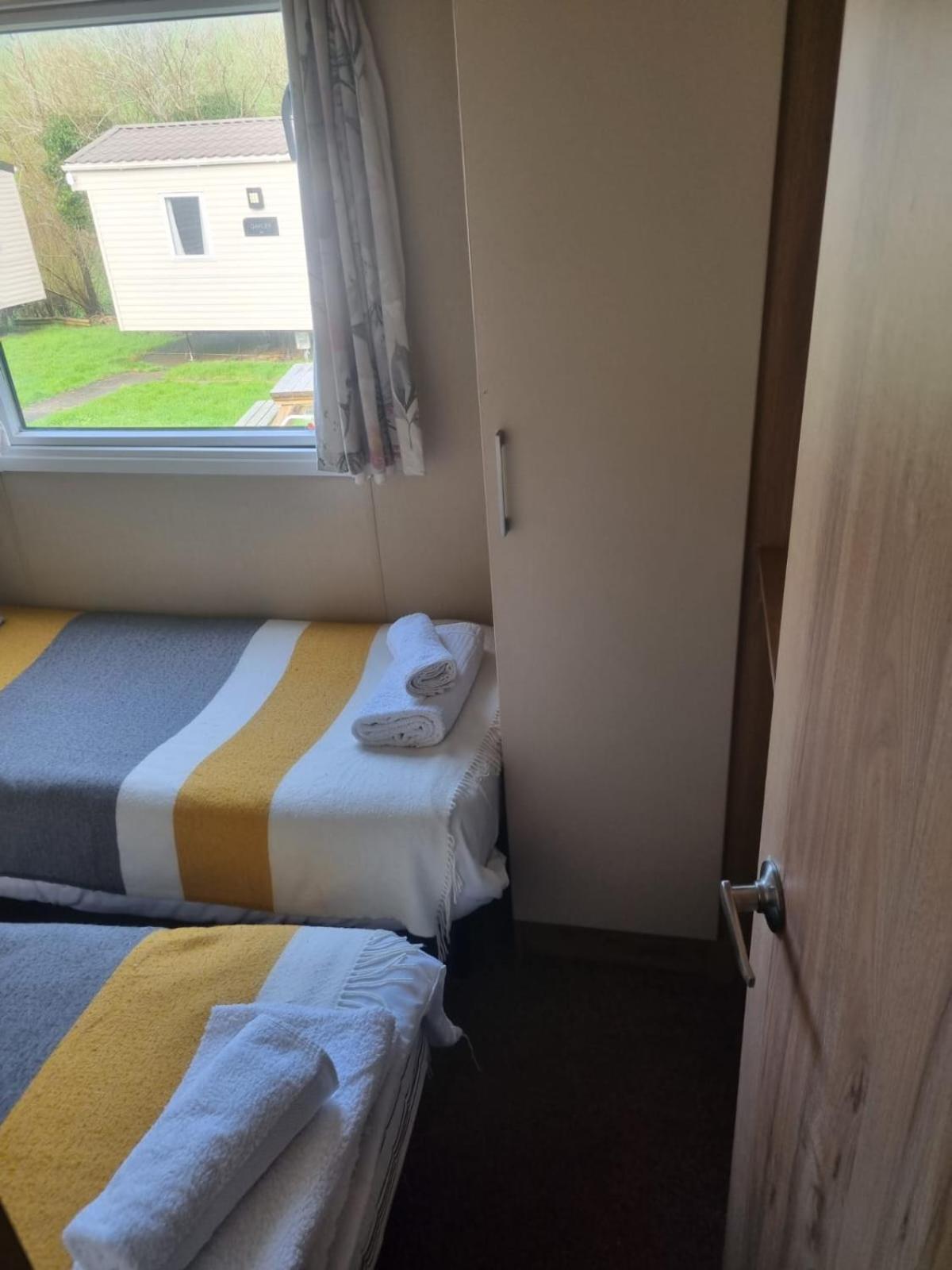 Newquay Bay Porth Caravan - 6 Berth Eksteriør billede